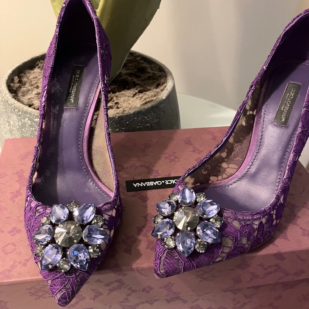 Purple lace Dolce and Gabbana Pumps